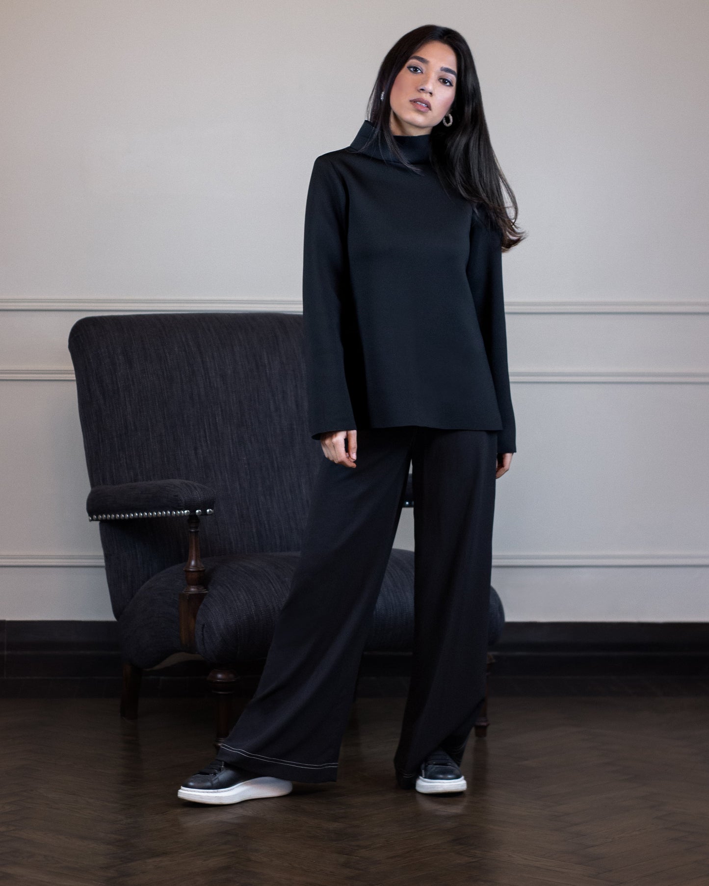 The Structured Pullover - Black