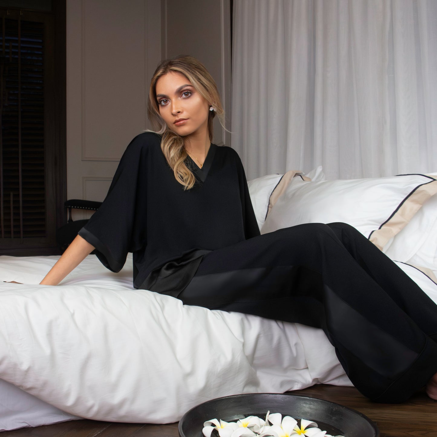 The Tee Set - Black